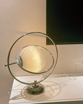Lampe de Table Cosmique - Design Ludique et Éclairage Subtil