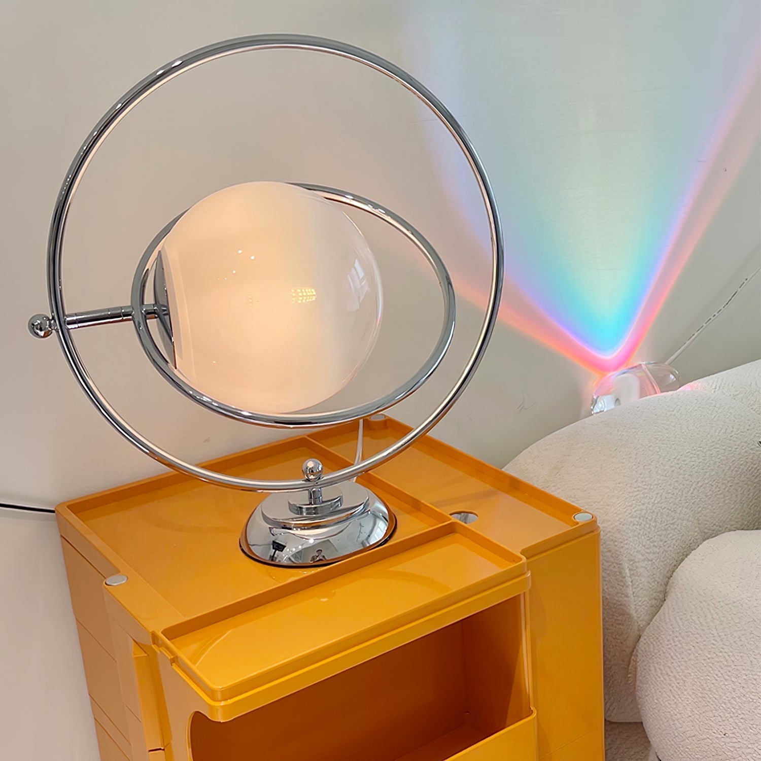 Lampe de Table Cosmique - Design Ludique et Éclairage Subtil