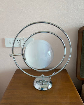 Lampe de Table Cosmique - Design Ludique et Éclairage Subtil