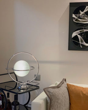 Lampe de Table Cosmique - Design Ludique et Éclairage Subtil