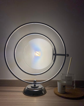 Lampe de Table Cosmique - Design Ludique et Éclairage Subtil
