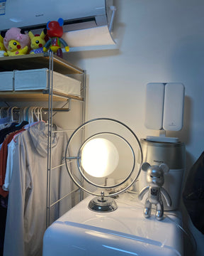 Lampe de Table Cosmique - Design Ludique et Éclairage Subtil