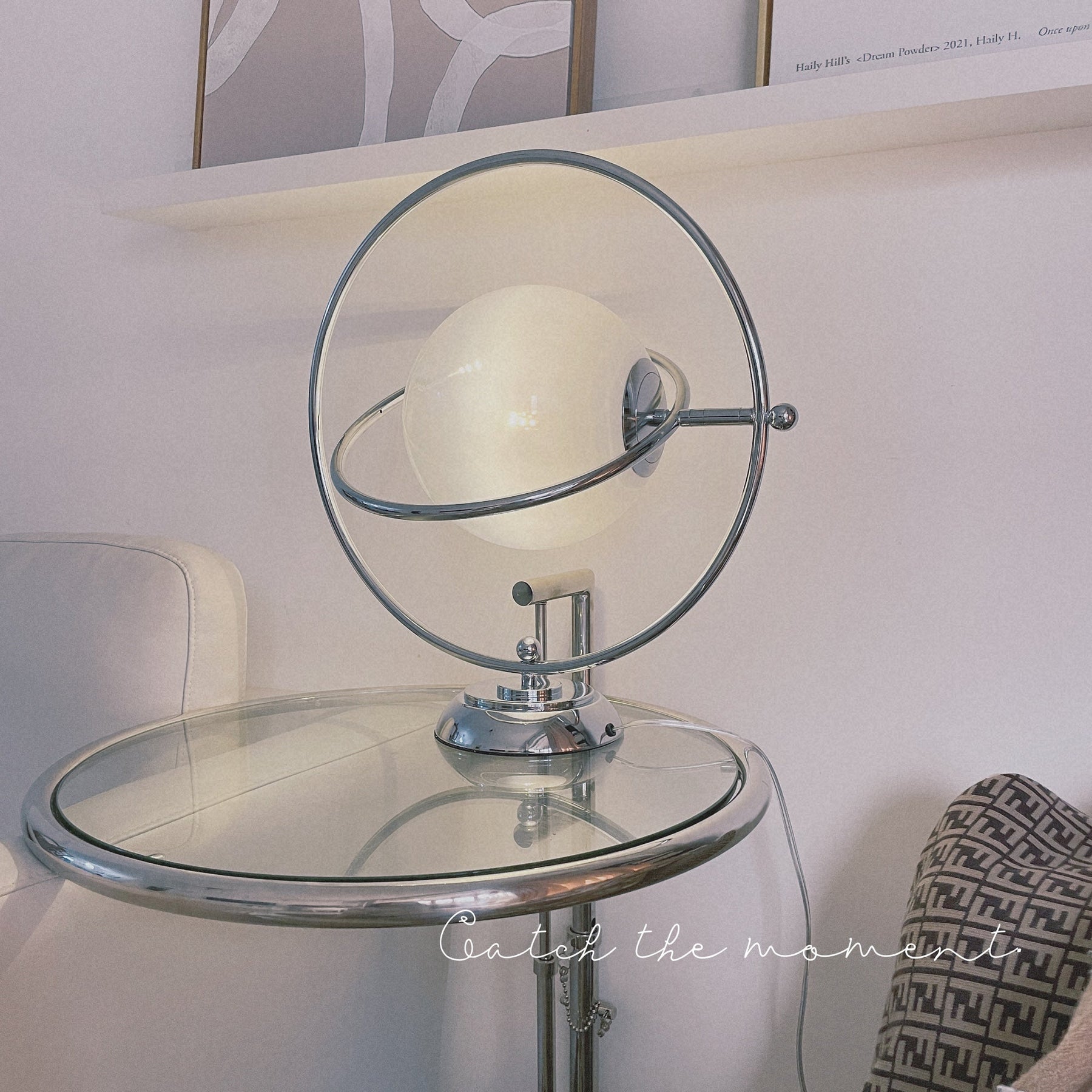Lampe de Table Cosmique - Design Ludique et Éclairage Subtil