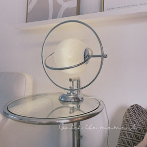 Lampe de Table Cosmique - Design Ludique et Éclairage Subtil