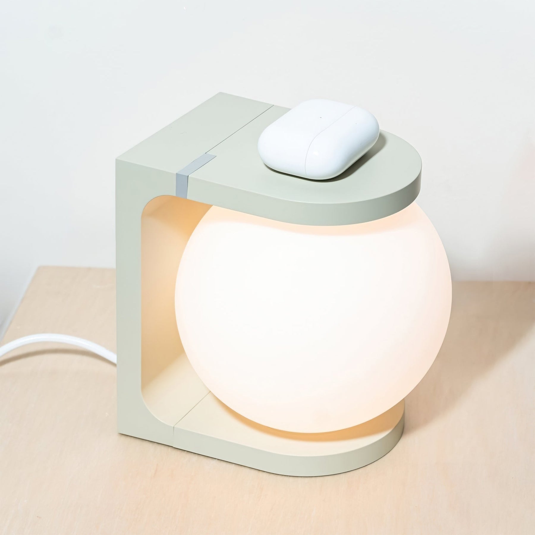Lampe de Table avec Chargeur Sans Fil - Design Unique et Pratique pour Bureau