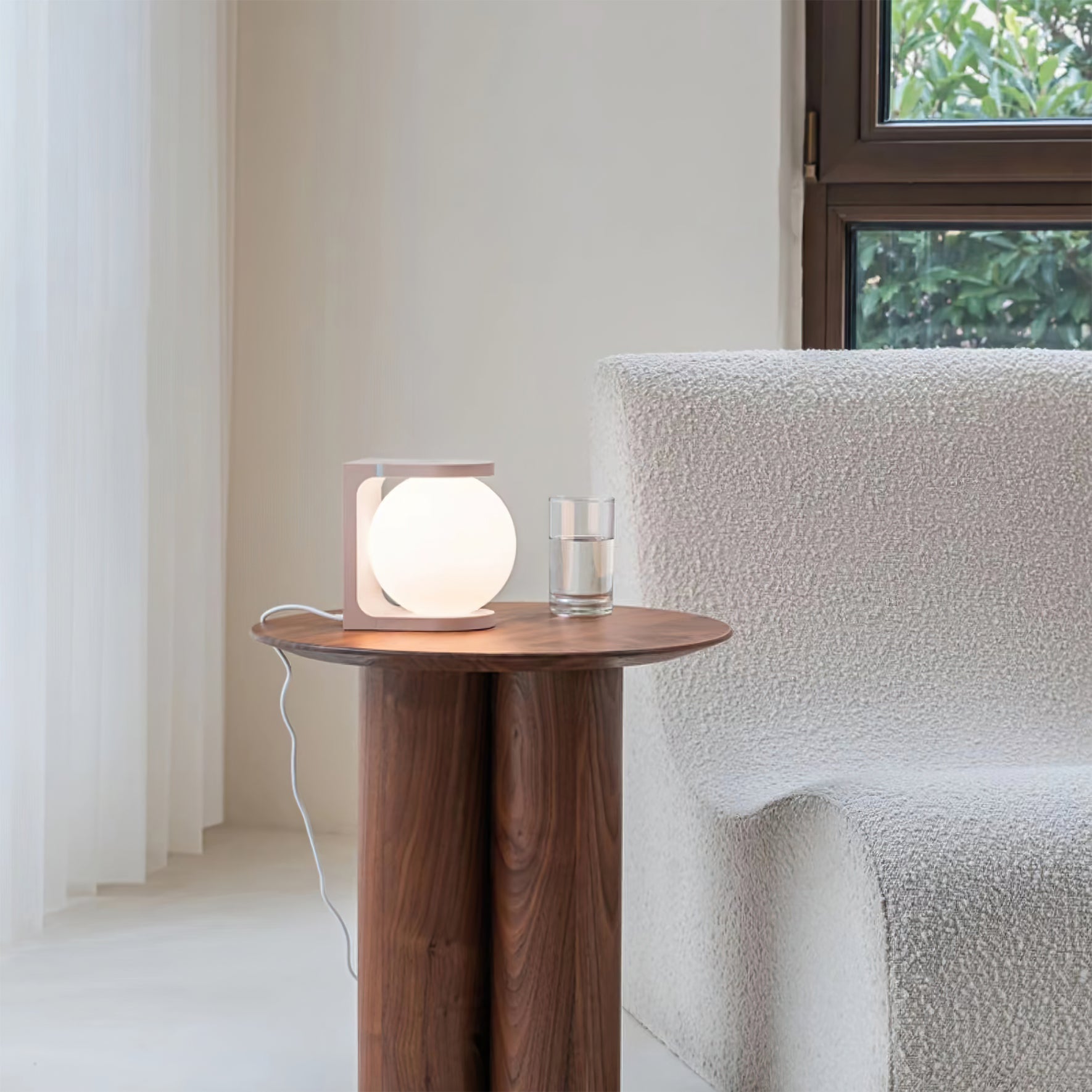 Lampe de Table avec Chargeur Sans Fil - Design Unique et Pratique pour Bureau