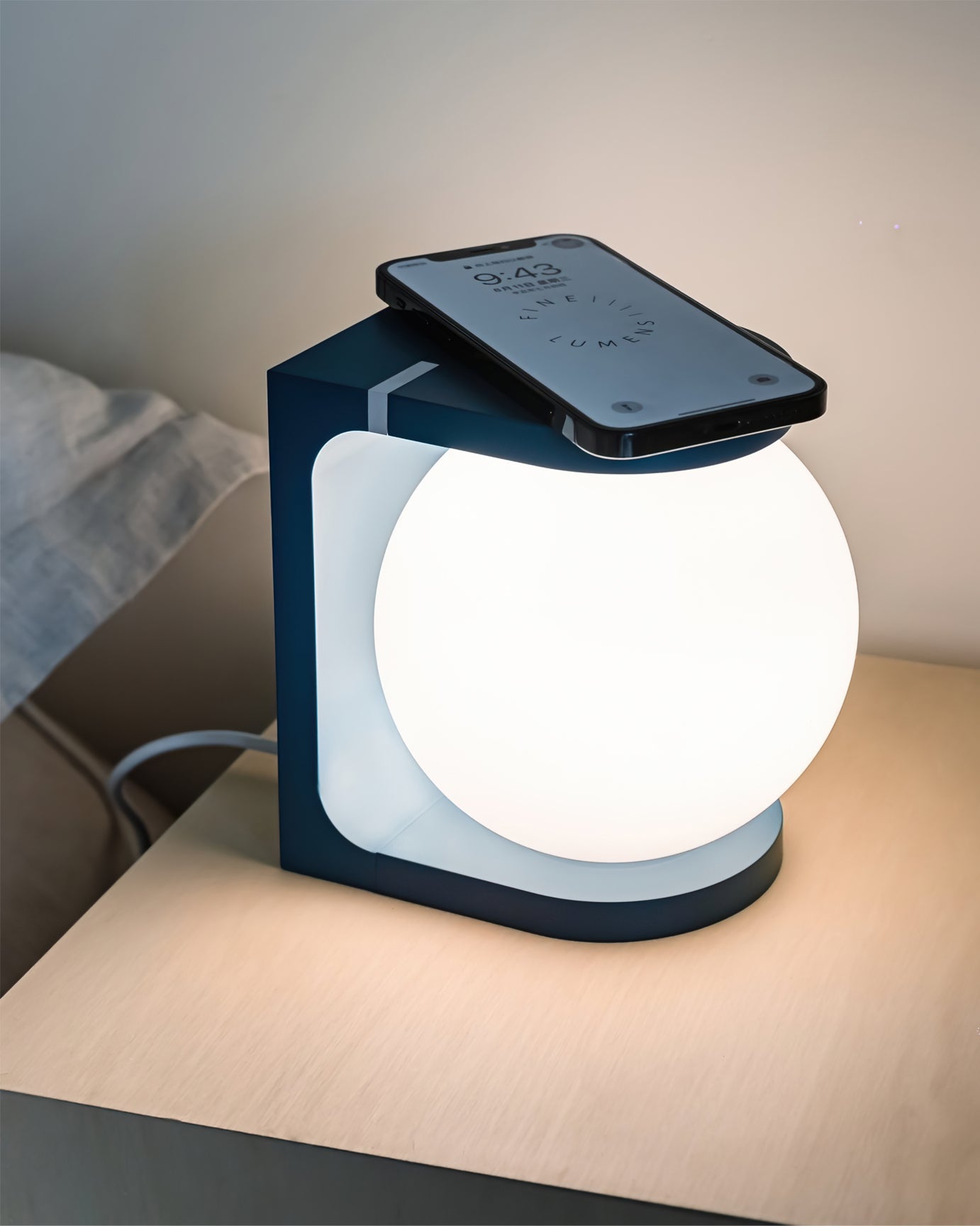 Lampe de Table avec Chargeur Sans Fil - Design Unique et Pratique pour Bureau