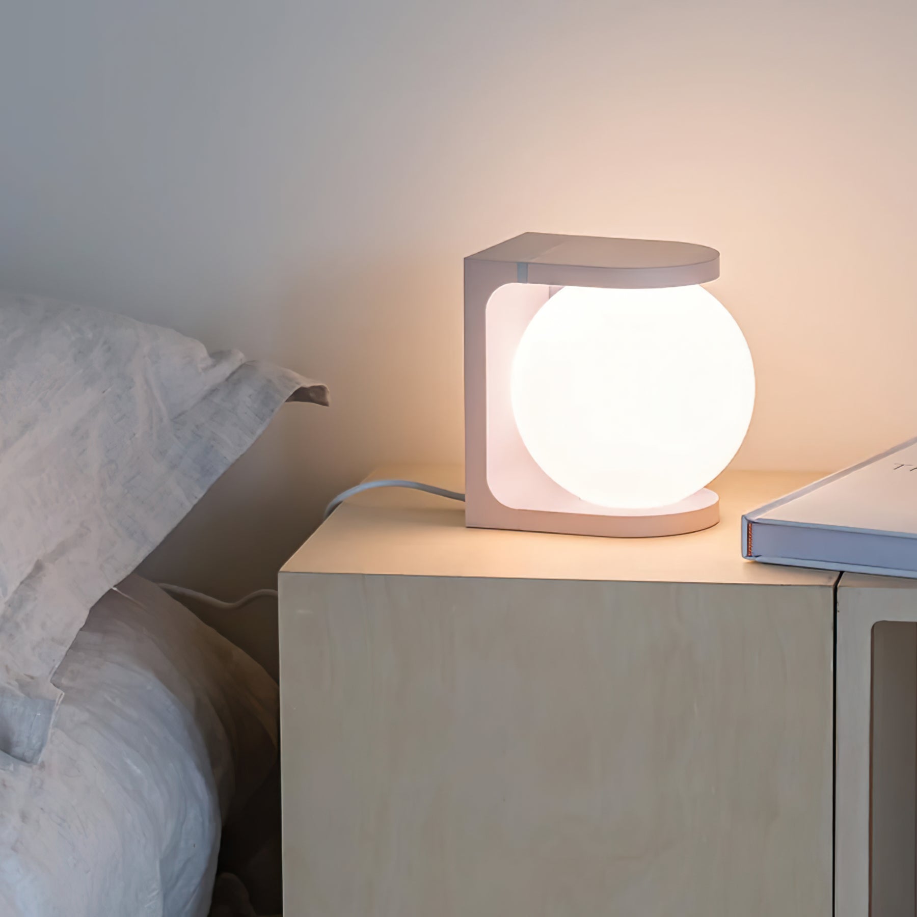 Lampe de Table avec Chargeur Sans Fil - Design Unique et Pratique pour Bureau