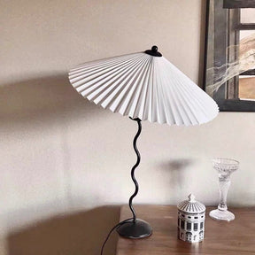 Lampe de Table Scandinave en Bois - Abat-jour Plissé et Élégant