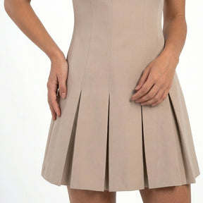 Robe mini plissée sans manches encolure bateau cocktail chic femme