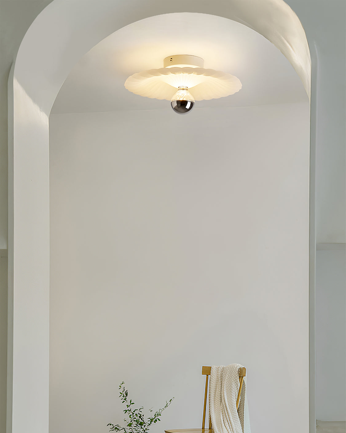 Lampe de Plafond Élégante - Pliages Detaillés et Éclairage Confortable