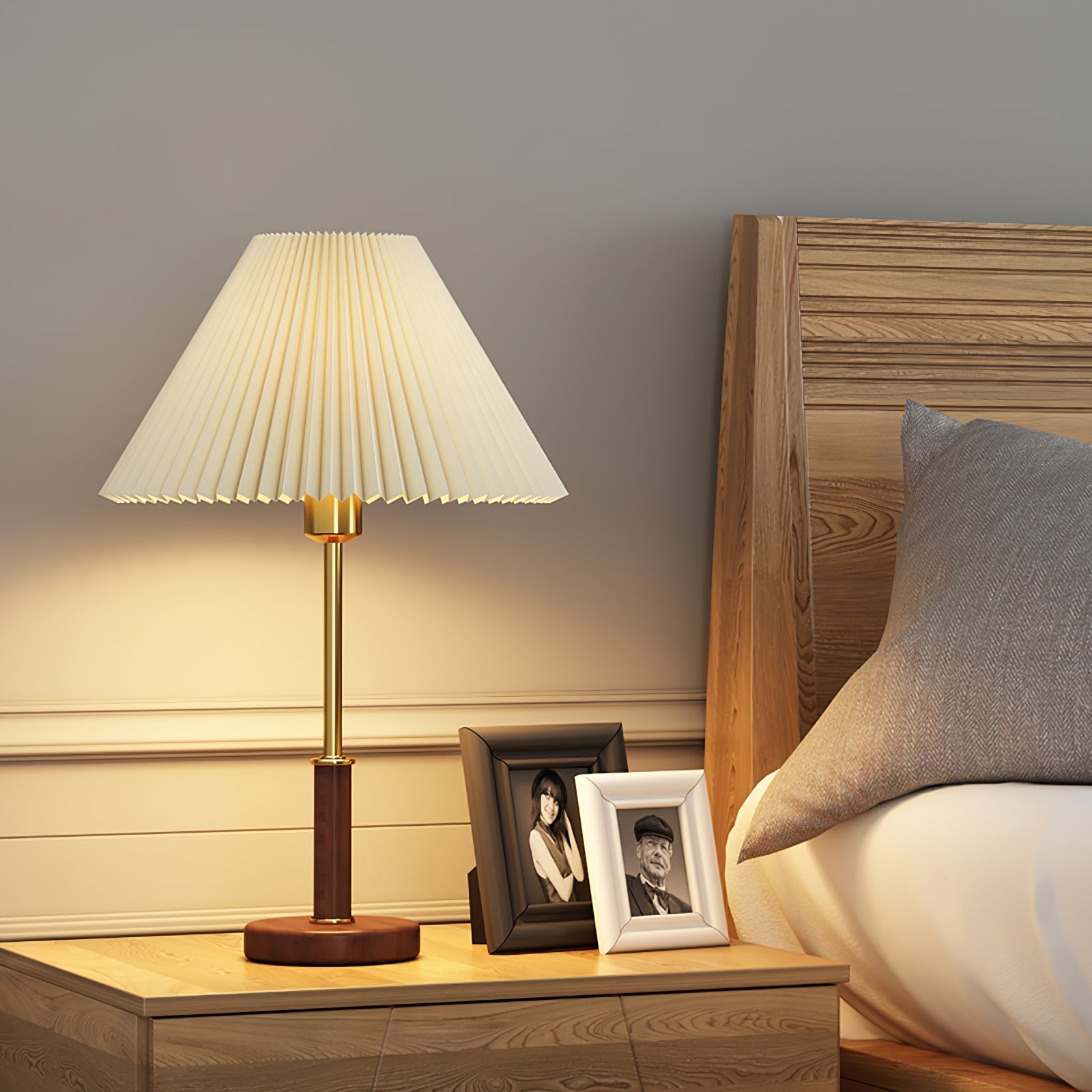 Lampe de Table Élégante en Métal - Abat-jour Plissé et Design Rétro