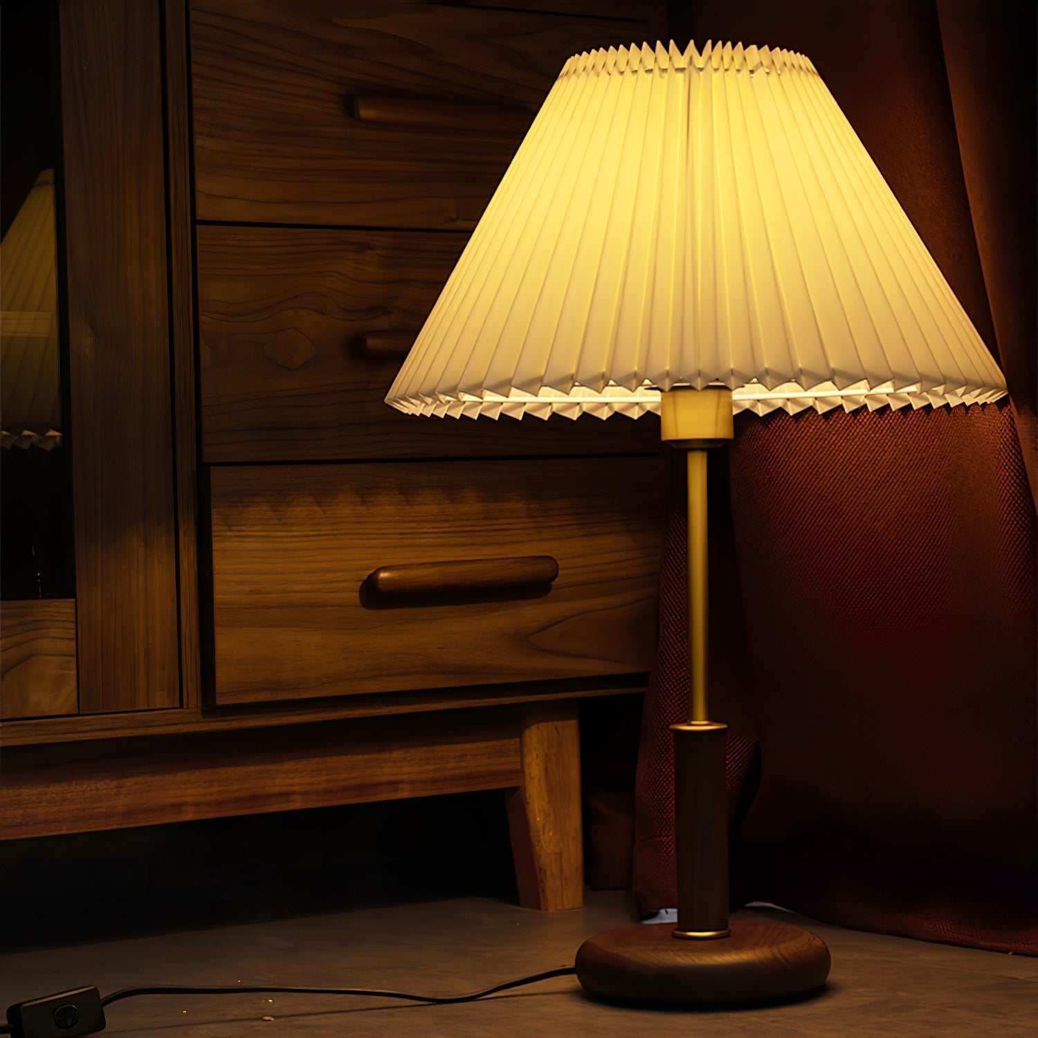 Lampe de Table Élégante en Métal - Abat-jour Plissé et Design Rétro