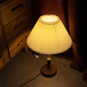 Lampe de Table Élégante en Métal - Abat-jour Plissé et Design Rétro