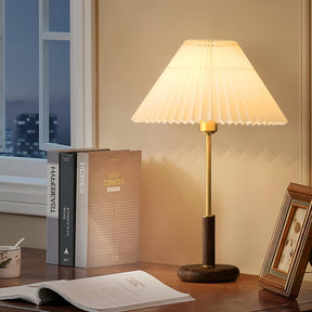 Lampe de Table Élégante en Métal - Abat-jour Plissé et Design Rétro