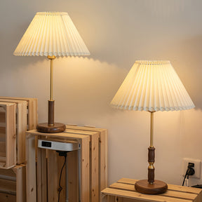 Lampe de Table Élégante en Métal - Abat-jour Plissé et Design Rétro