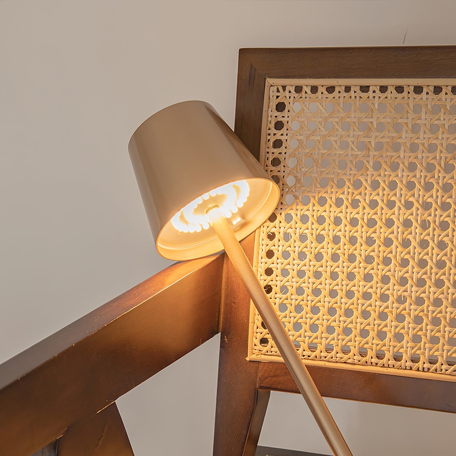 Lampe de Table LED Rechargeable - Design Compact et Tactile