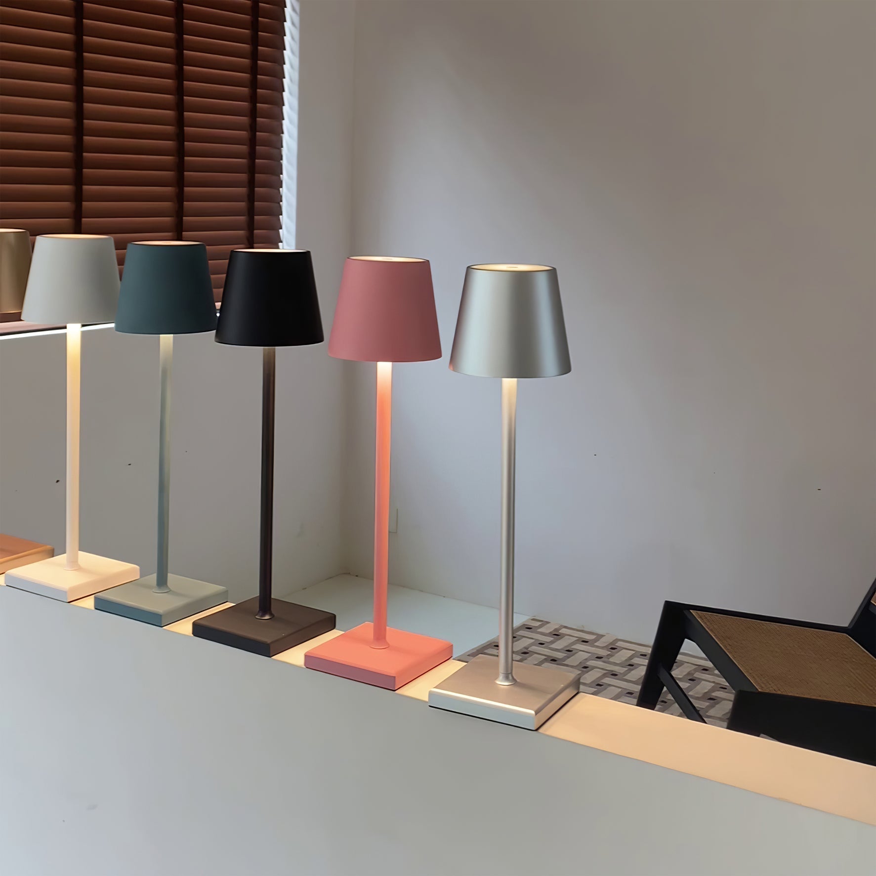 Lampe de Table LED Rechargeable - Design Compact et Tactile