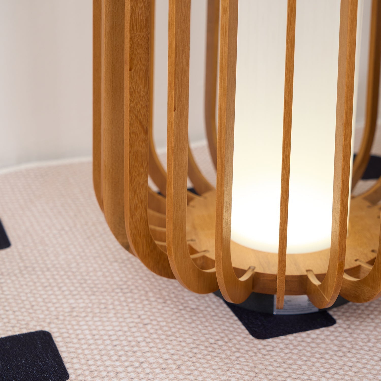 Lampe d'Éclairage Extérieur en Bois - Design Résistant aux Intempéries et Rechargeable