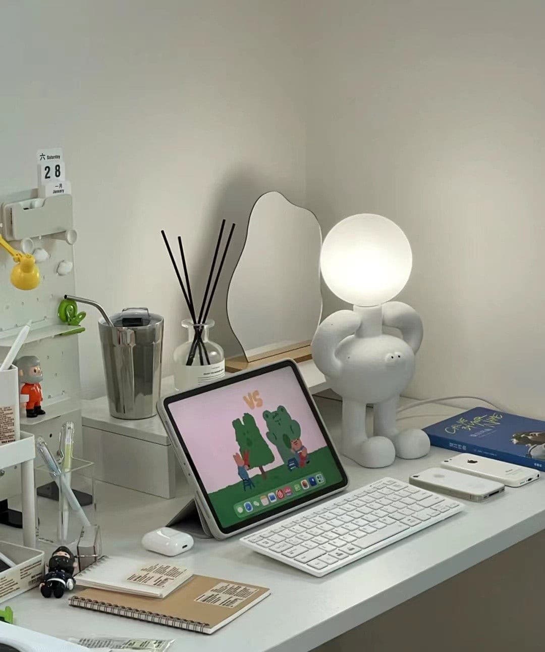 Lampe de Table Robotique - Design Créatif et Éclairage Joyeux