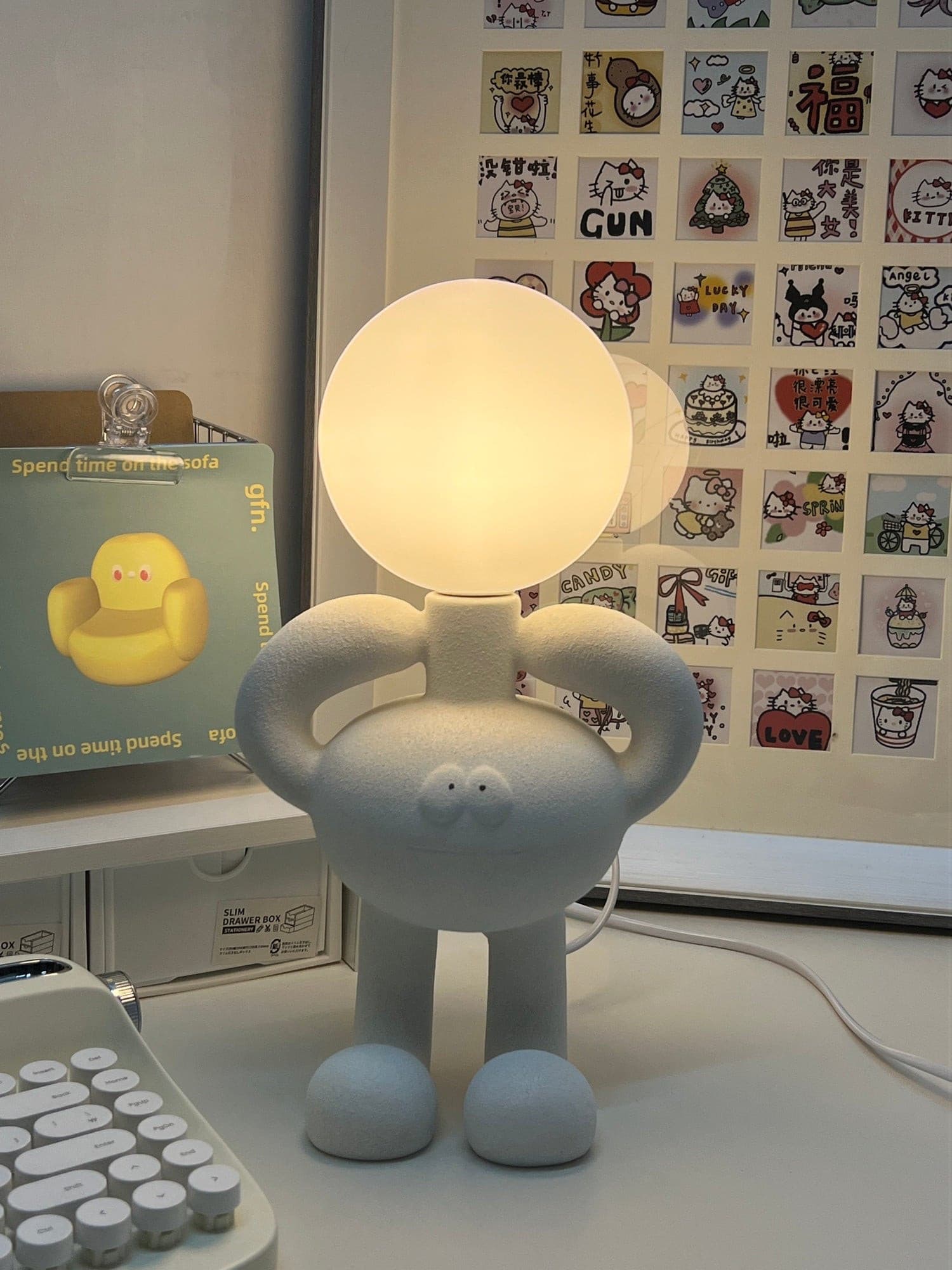 Lampe de Table Robotique - Design Créatif et Éclairage Joyeux