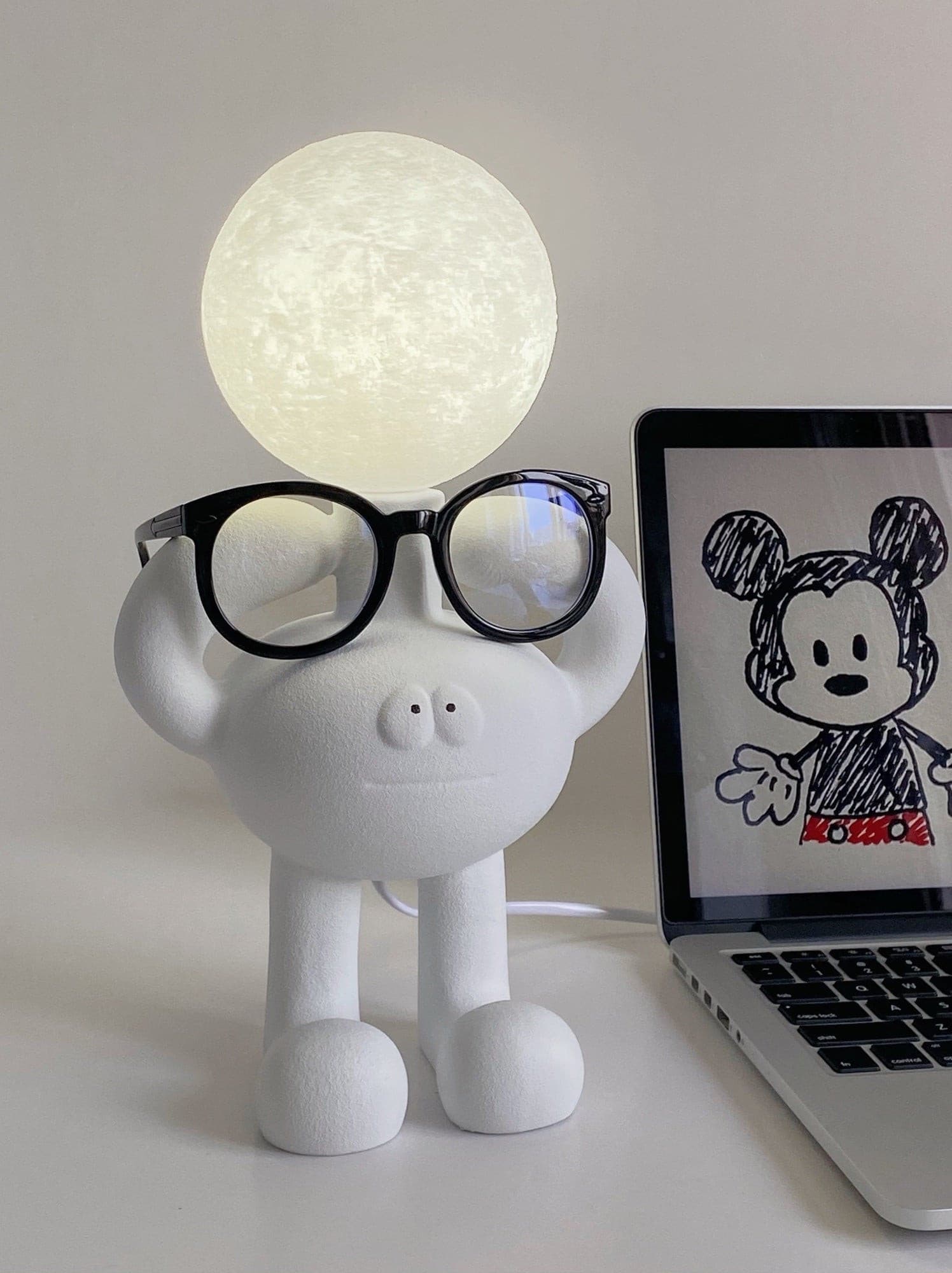 Lampe de Table Robotique - Design Créatif et Éclairage Joyeux