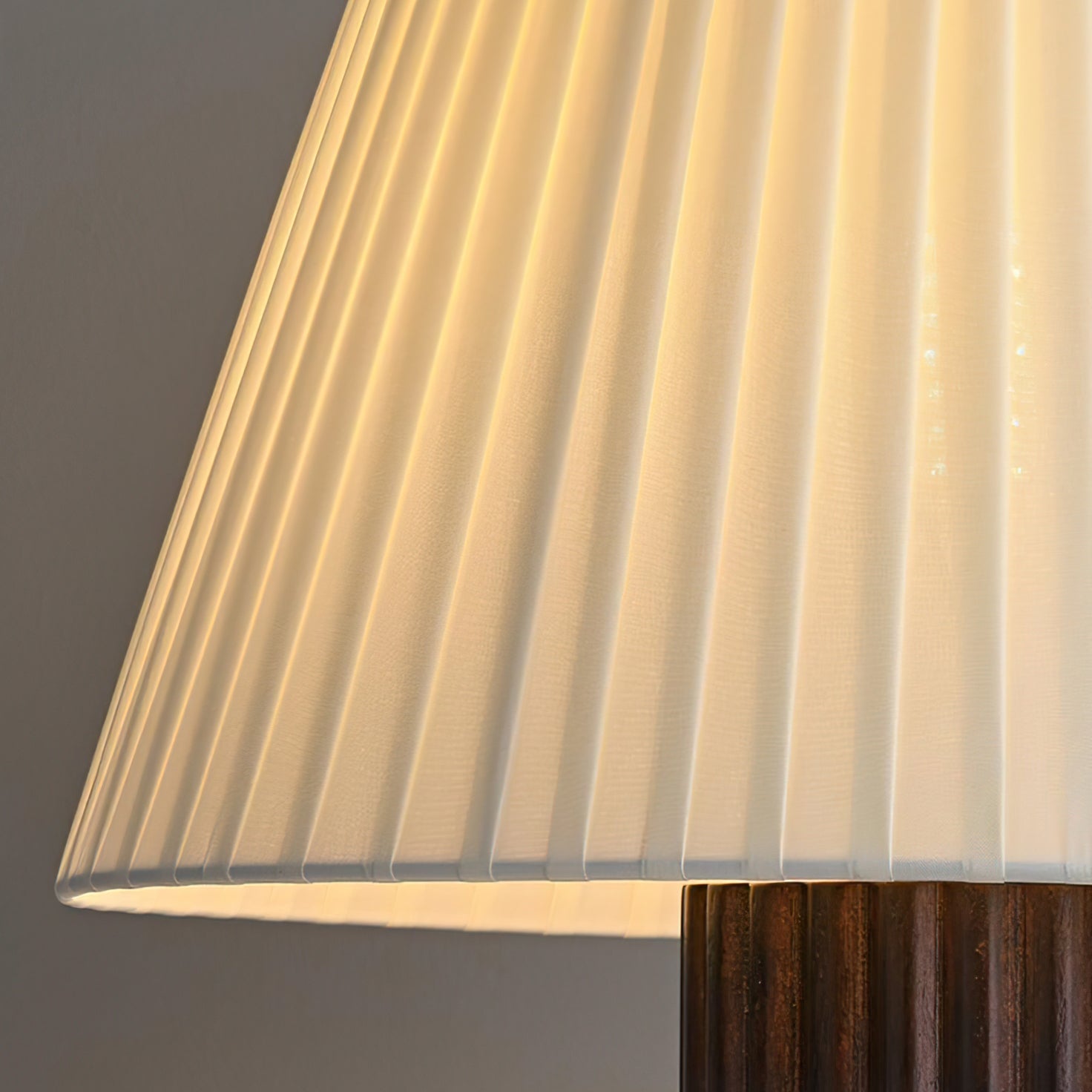 Lampe d'Intérieur en Bois - Éclairage Ambiant et Élégant