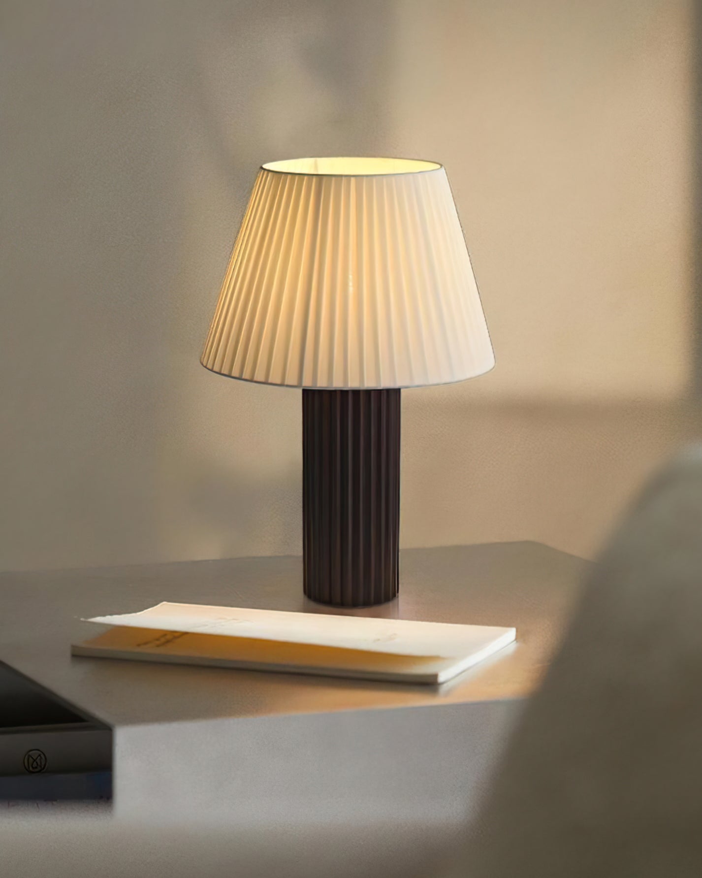 Lampe d'Intérieur en Bois - Éclairage Ambiant et Élégant