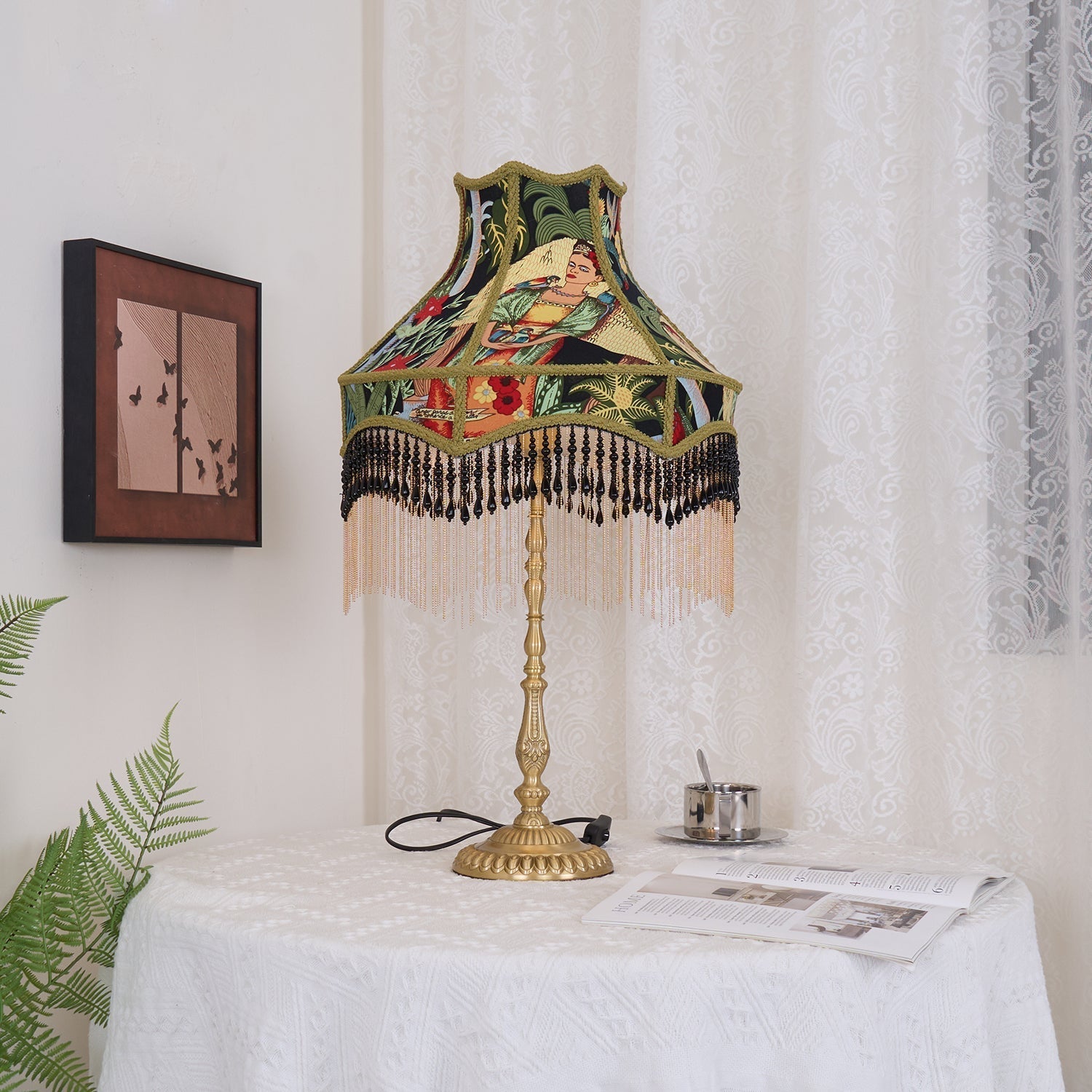 Lampe de Table Florale en Soie - Élégance Française avec Franges
