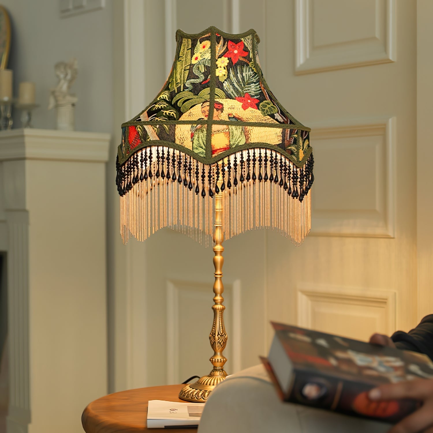 Lampe de Table Florale en Soie - Élégance Française avec Franges