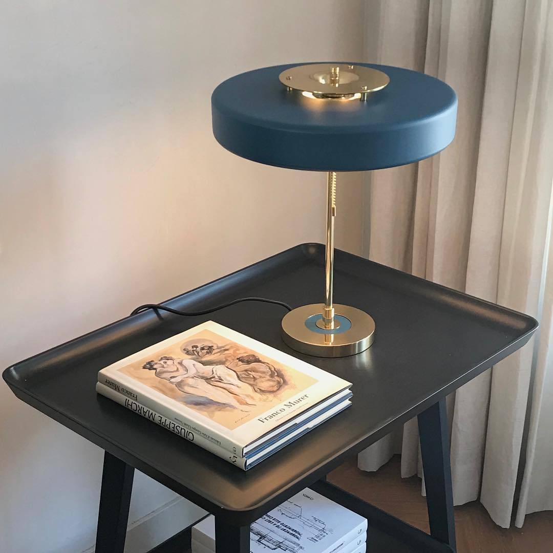 Lampe de Table en Métal et Acrylique - Design Élégant et Durable pour Intérieur