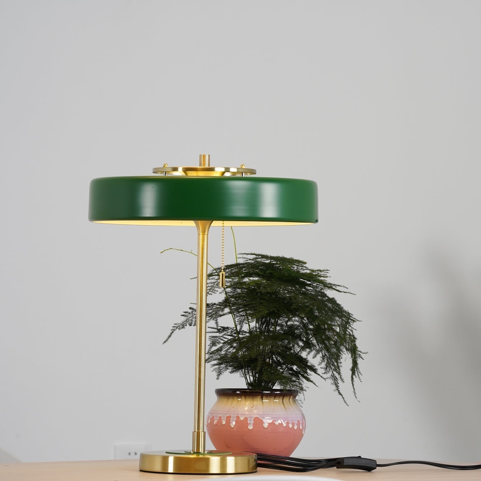Lampe de Table en Métal et Acrylique - Design Élégant et Durable pour Intérieur