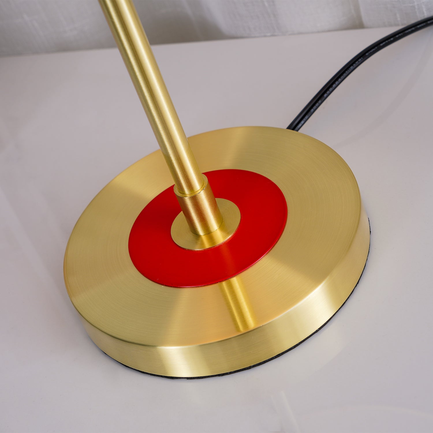Lampe de Table en Métal et Acrylique - Design Élégant et Durable pour Intérieur
