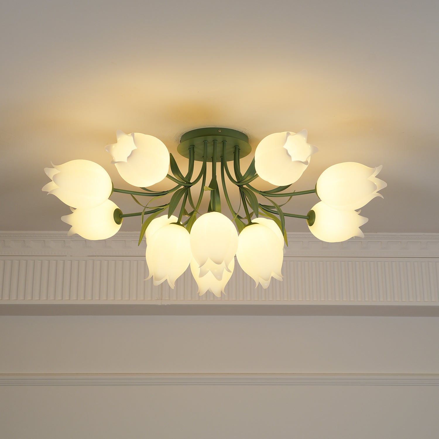 Lampe de Plafond Élégante en Métal - Design Floral et Lumière Douce