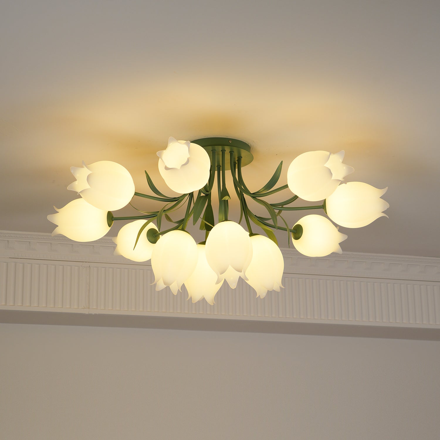 Lampe de Plafond Élégante en Métal - Design Floral et Lumière Douce