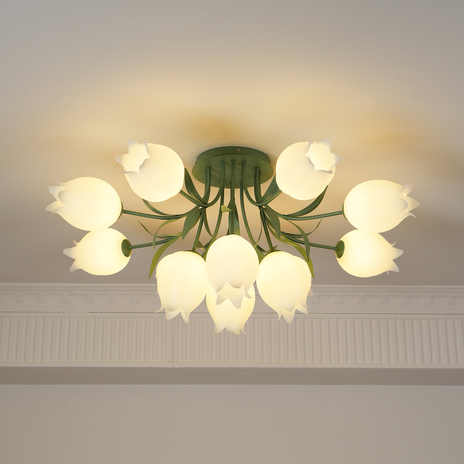 Lampe de Plafond Élégante en Métal - Design Floral et Lumière Douce