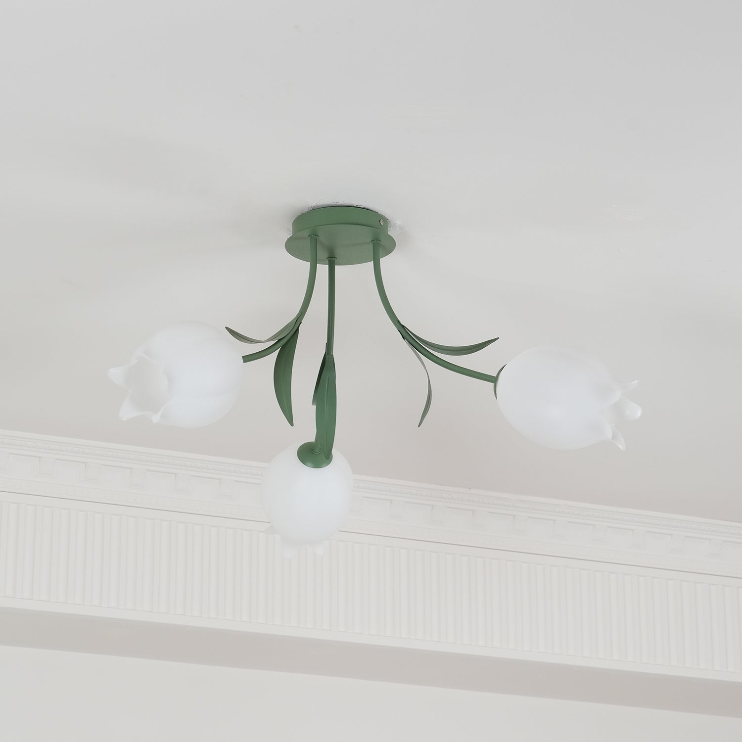 Lampe de Plafond Élégante en Métal - Design Floral et Lumière Douce