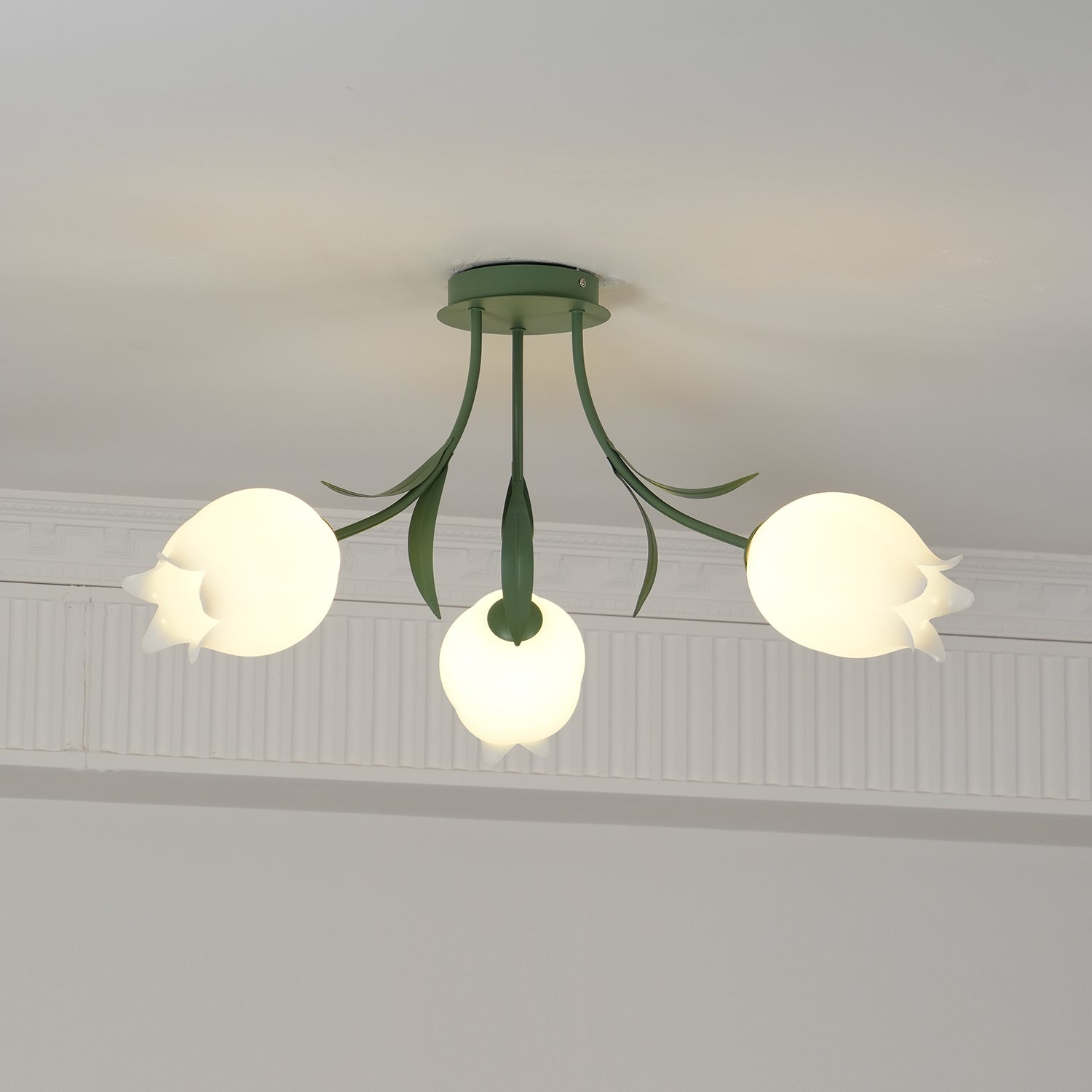 Lampe de Plafond Élégante en Métal - Design Floral et Lumière Douce