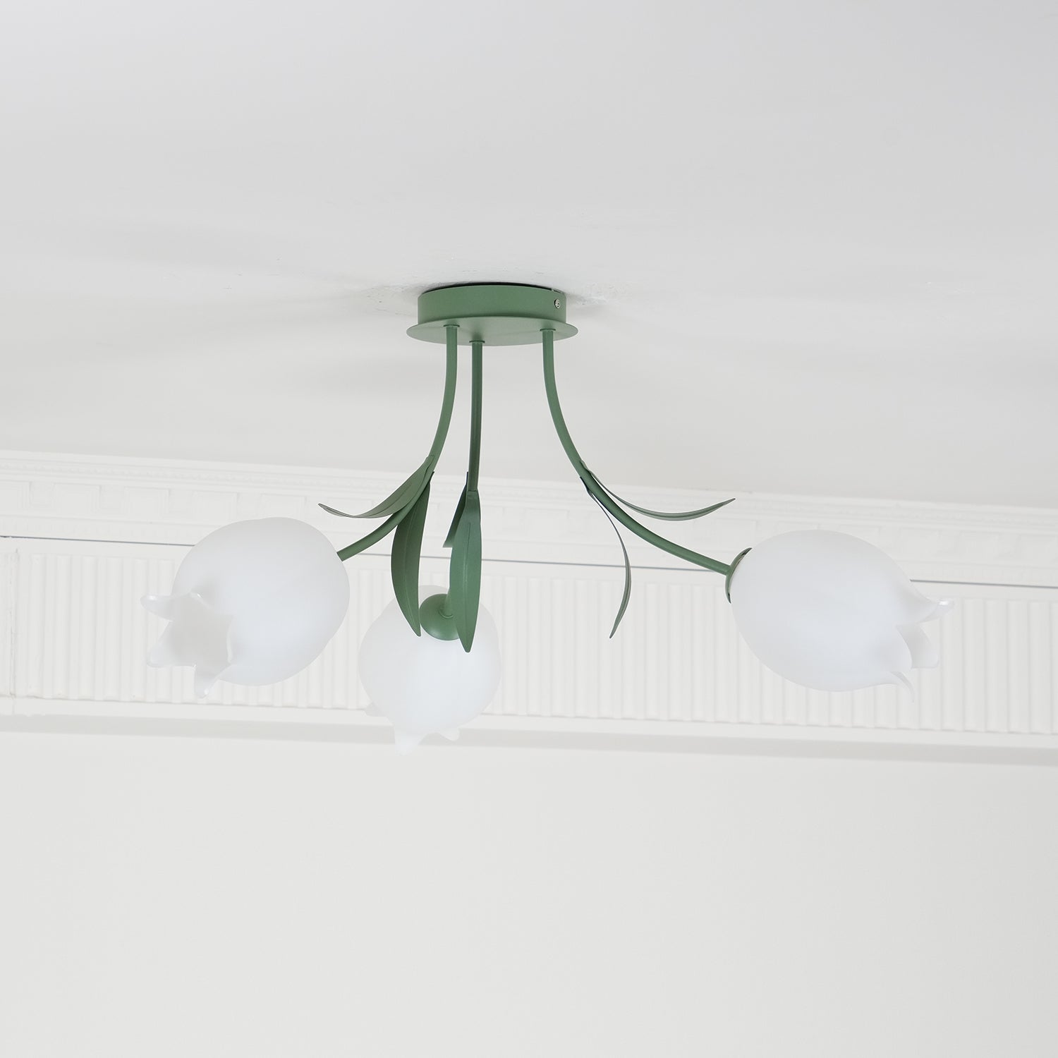 Lampe de Plafond Élégante en Métal - Design Floral et Lumière Douce