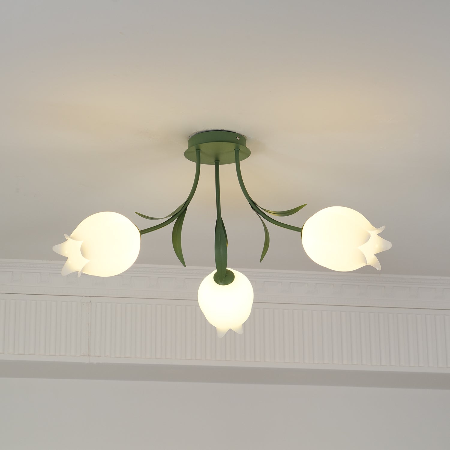 Lampe de Plafond Élégante en Métal - Design Floral et Lumière Douce