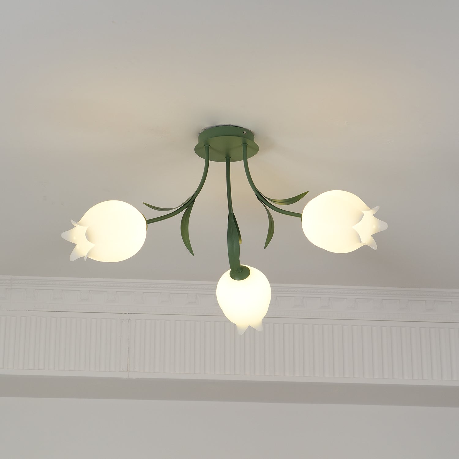 Lampe de Plafond Élégante en Métal - Design Floral et Lumière Douce