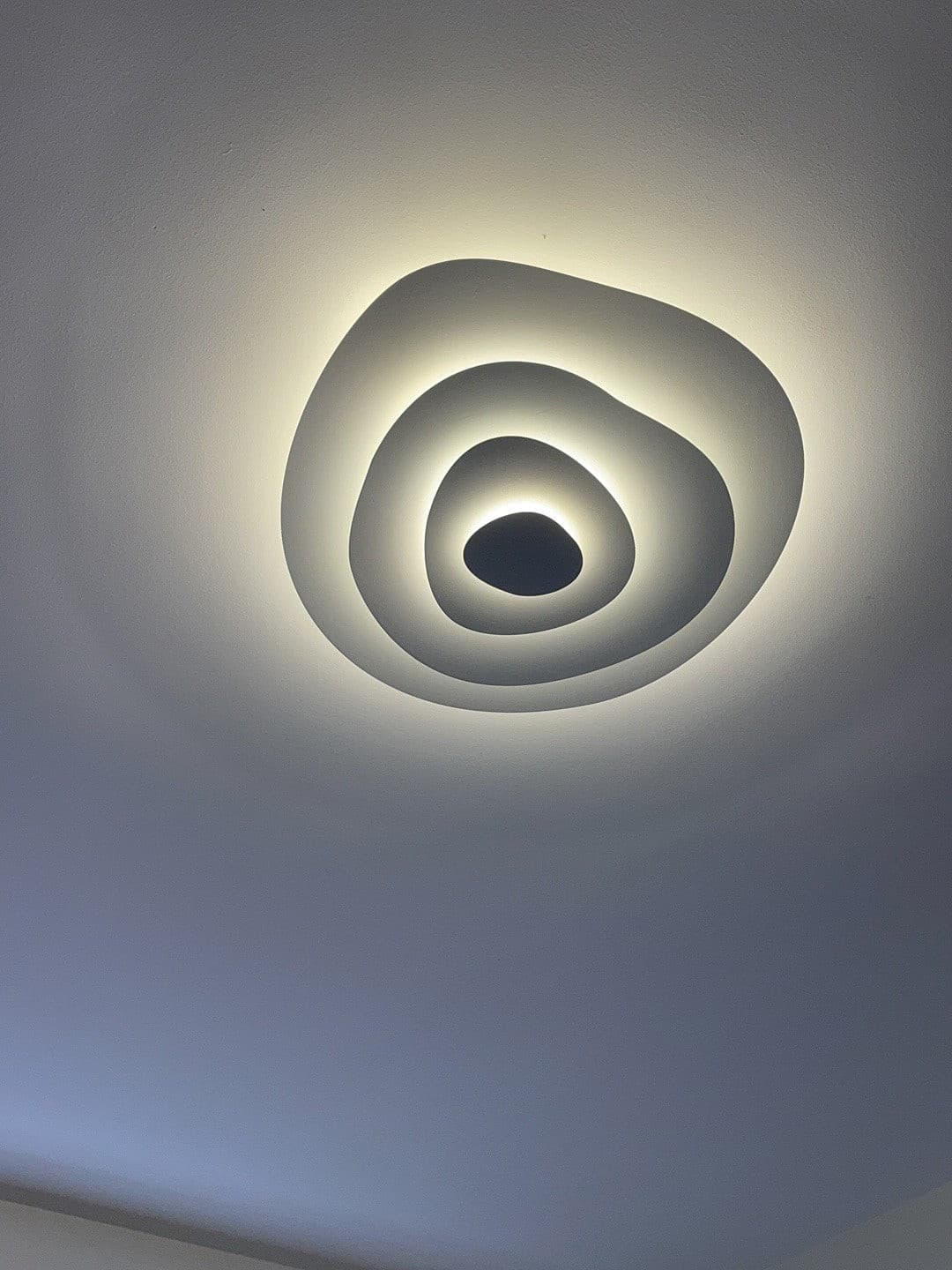 Lampe de Plafond Élégante en Métal - Design Ondulé et Ambiance Chaleureuse