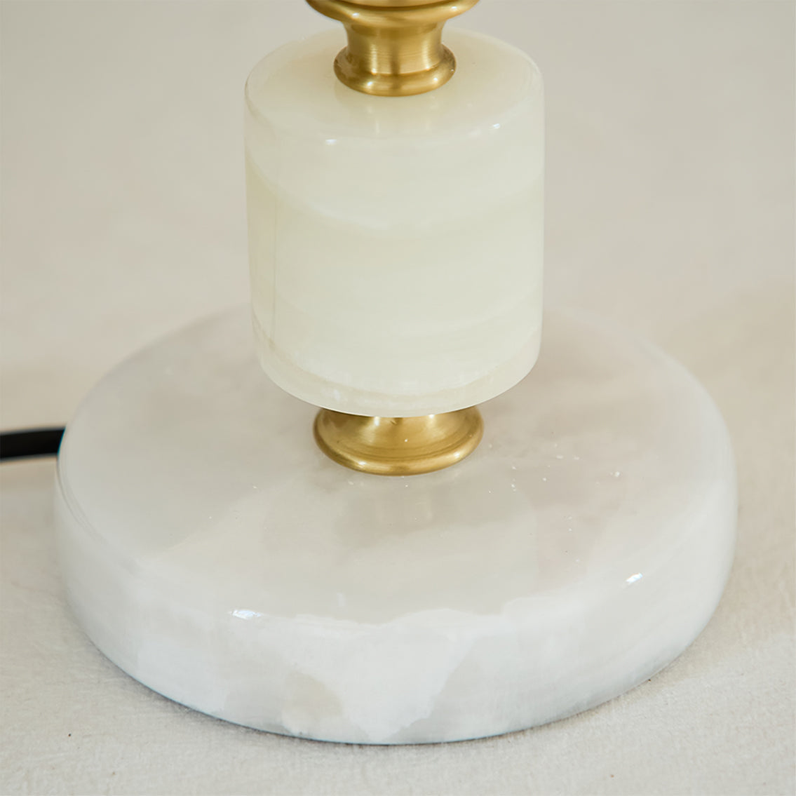 Lampe de Table Rustique en Marbre - Élégante avec Détail en Frange
