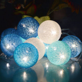 Guirlande de Boules de Coton - Ambiance Chaleureuse et Conviviale