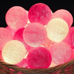 Guirlande de Boules de Coton - Ambiance Chaleureuse et Conviviale