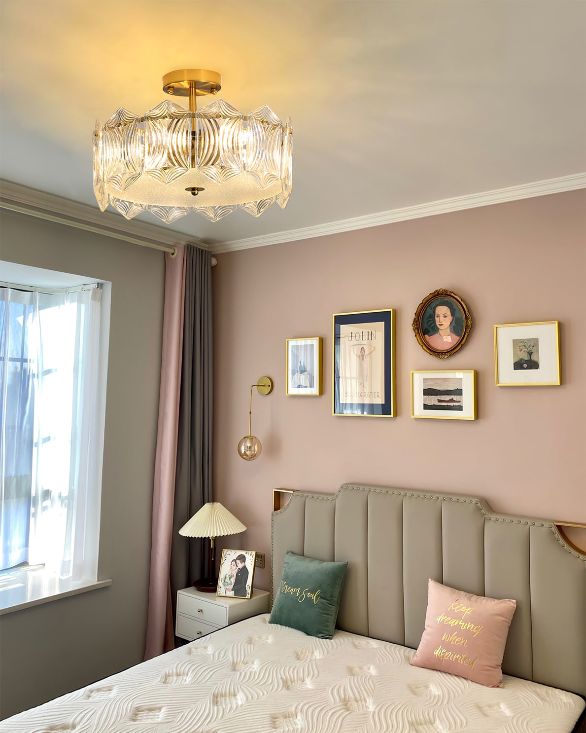 Lampe de Plafond Ronde Élégante - Éclairage Glamour avec Finition en Laiton