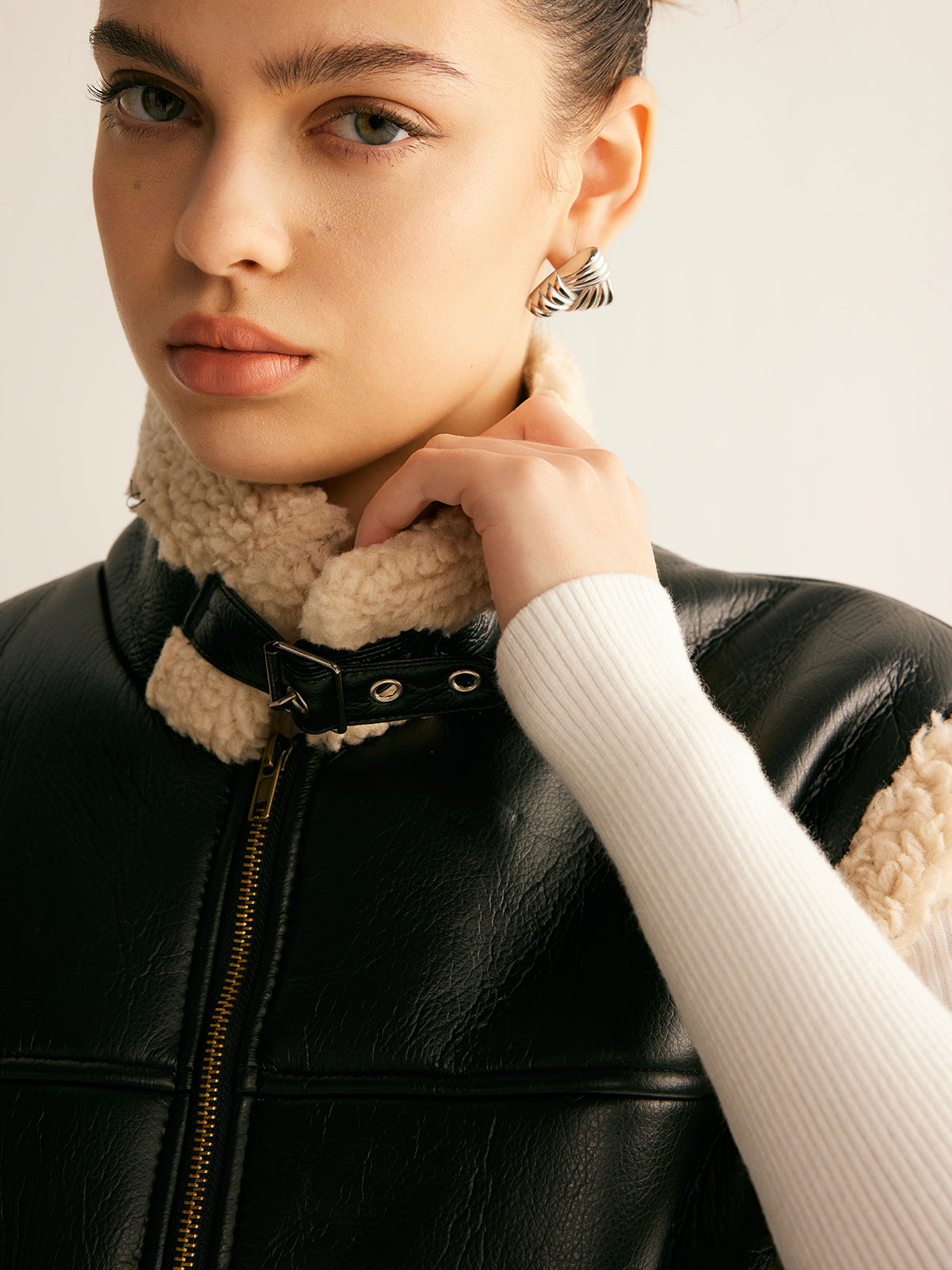 Gilet en Cuir Synthétique - Doublé en Teddy Chaud et Confortable