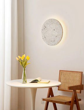 Applique Murale en Travertin - Éclairage LED Élégant et Durable