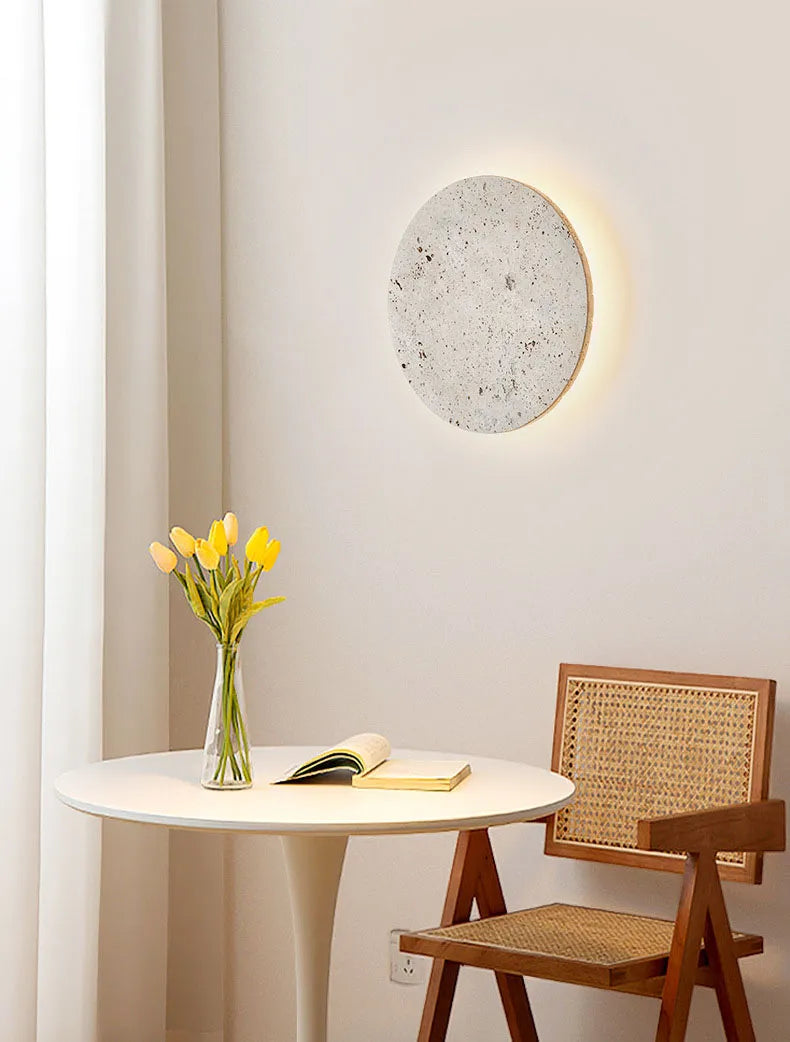 Applique Murale en Travertin - Éclairage LED Élégant et Durable