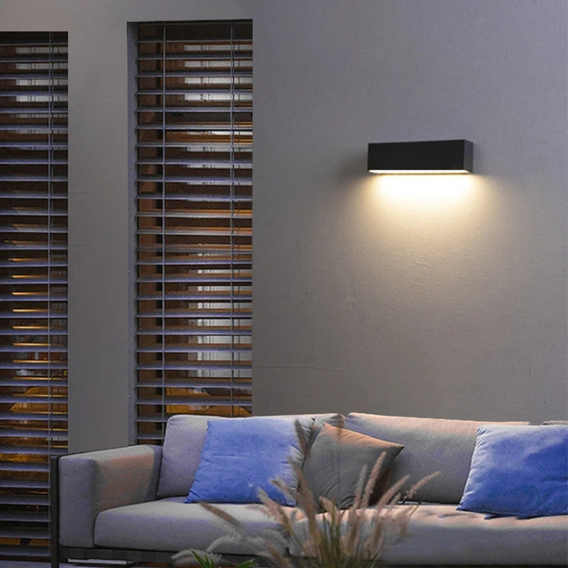 Applique Murale Éclairante pour Jardin - Résistante aux Intempéries et Énergétique